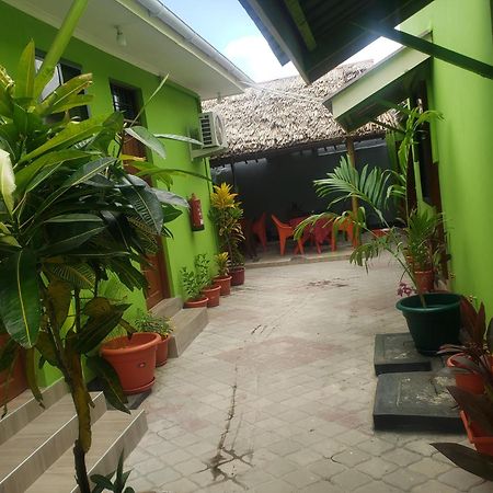L&J Modern Backpackers Bnb Dar es Salaam Extérieur photo