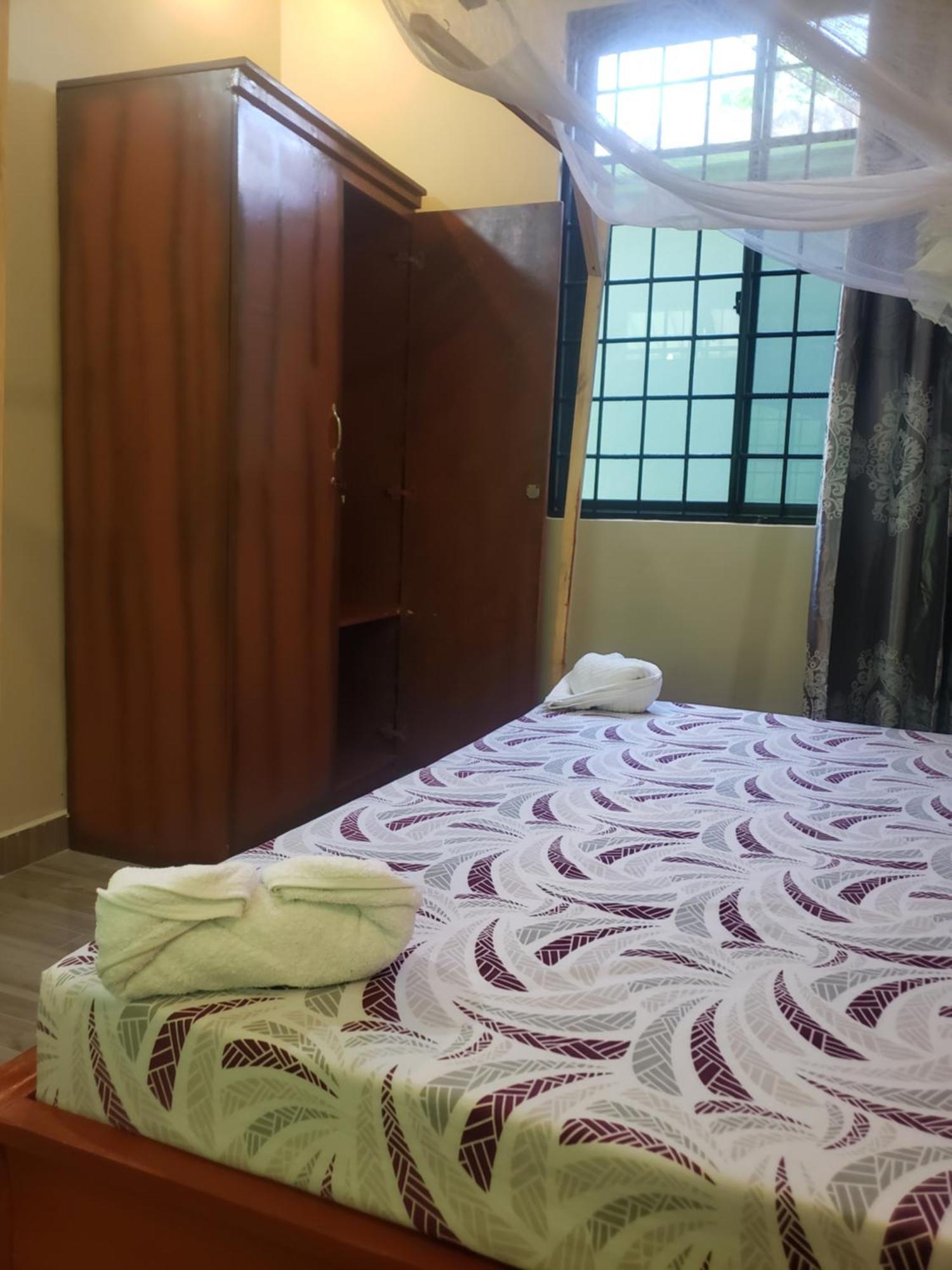 L&J Modern Backpackers Bnb Dar es Salaam Extérieur photo