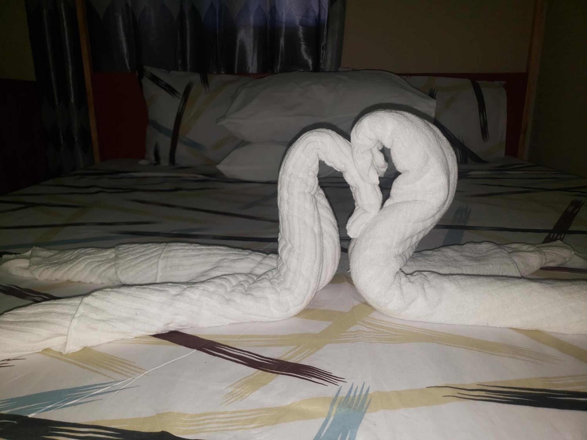 L&J Modern Backpackers Bnb Dar es Salaam Extérieur photo