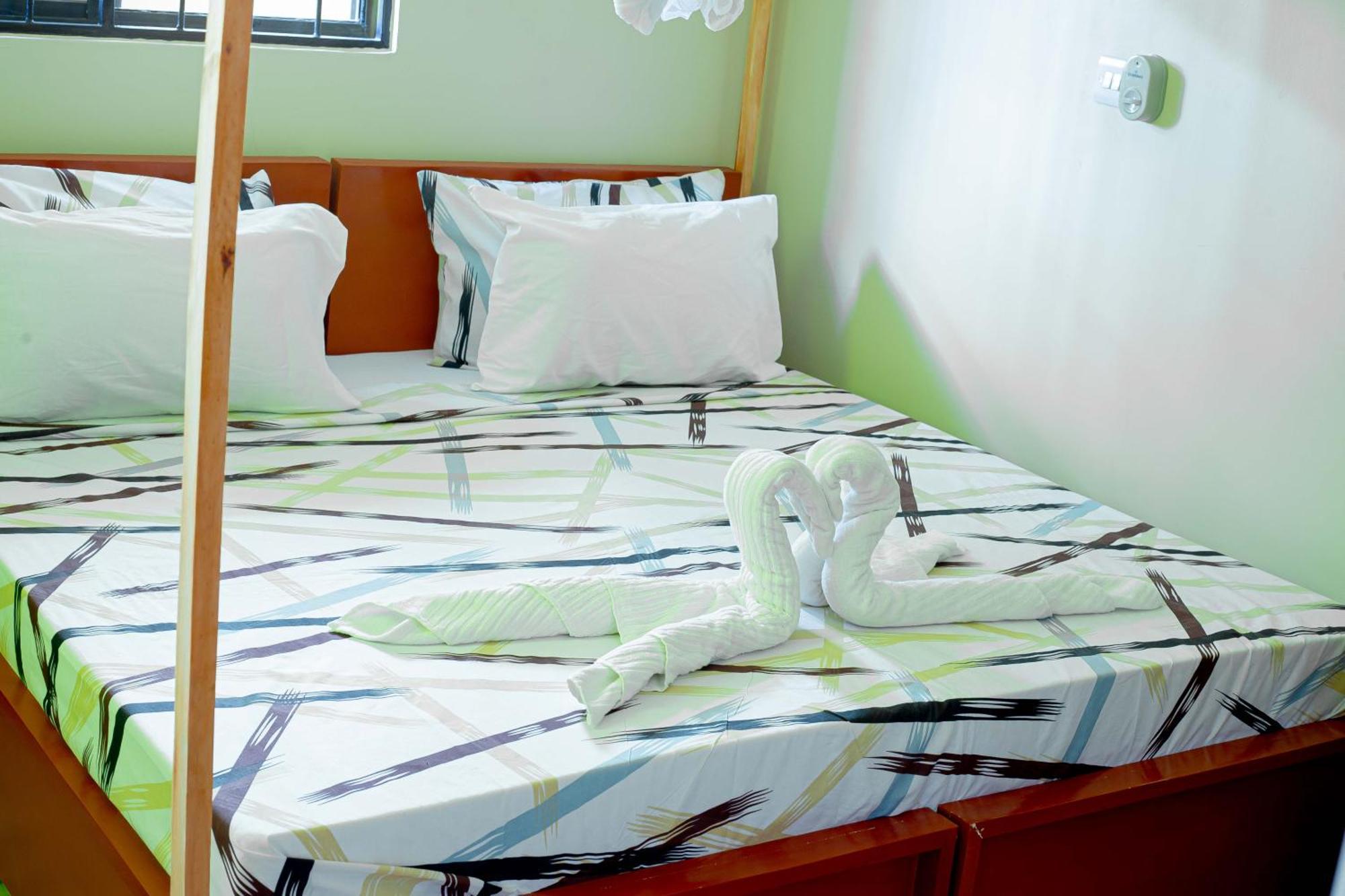 L&J Modern Backpackers Bnb Dar es Salaam Extérieur photo
