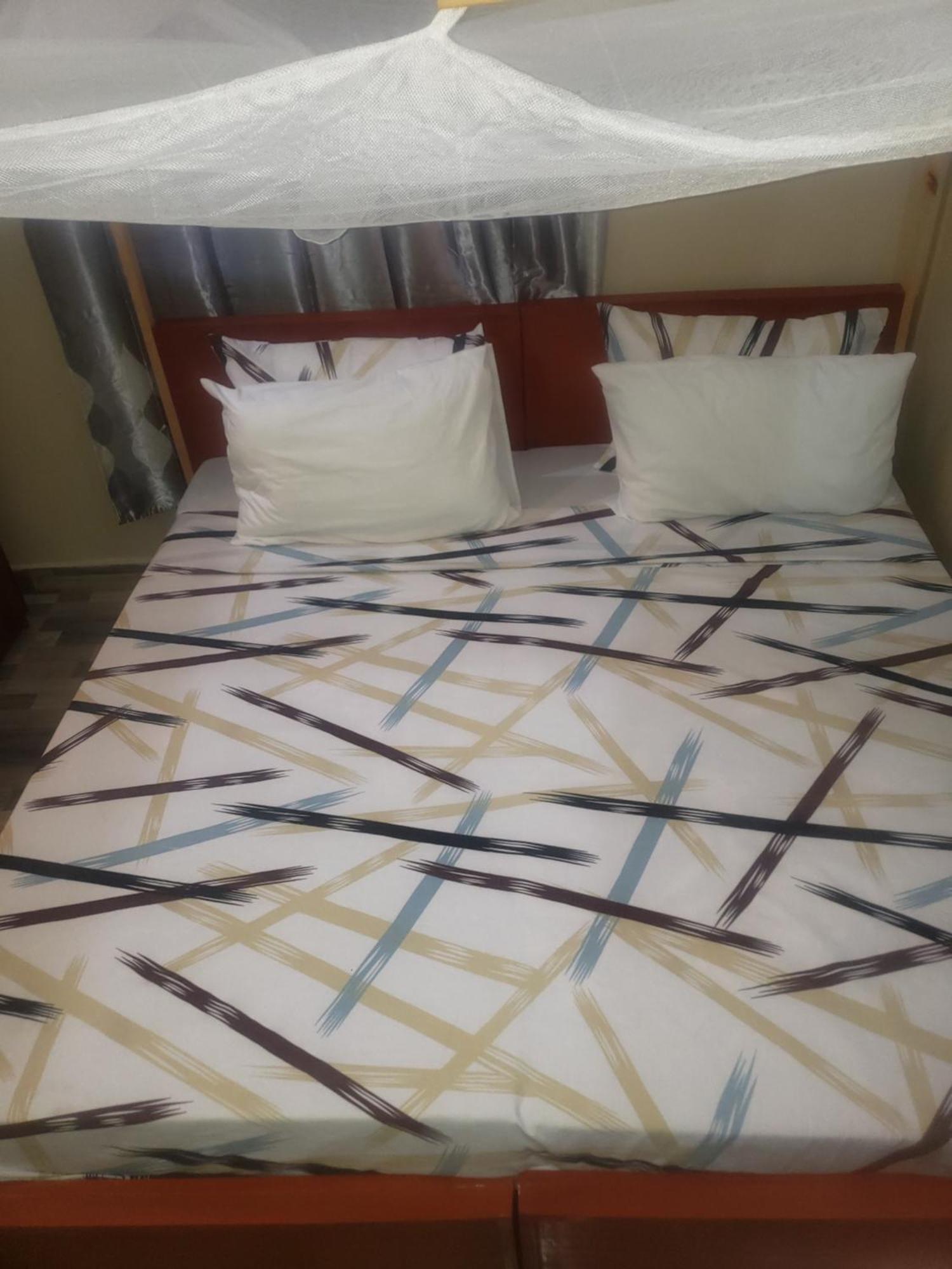 L&J Modern Backpackers Bnb Dar es Salaam Extérieur photo