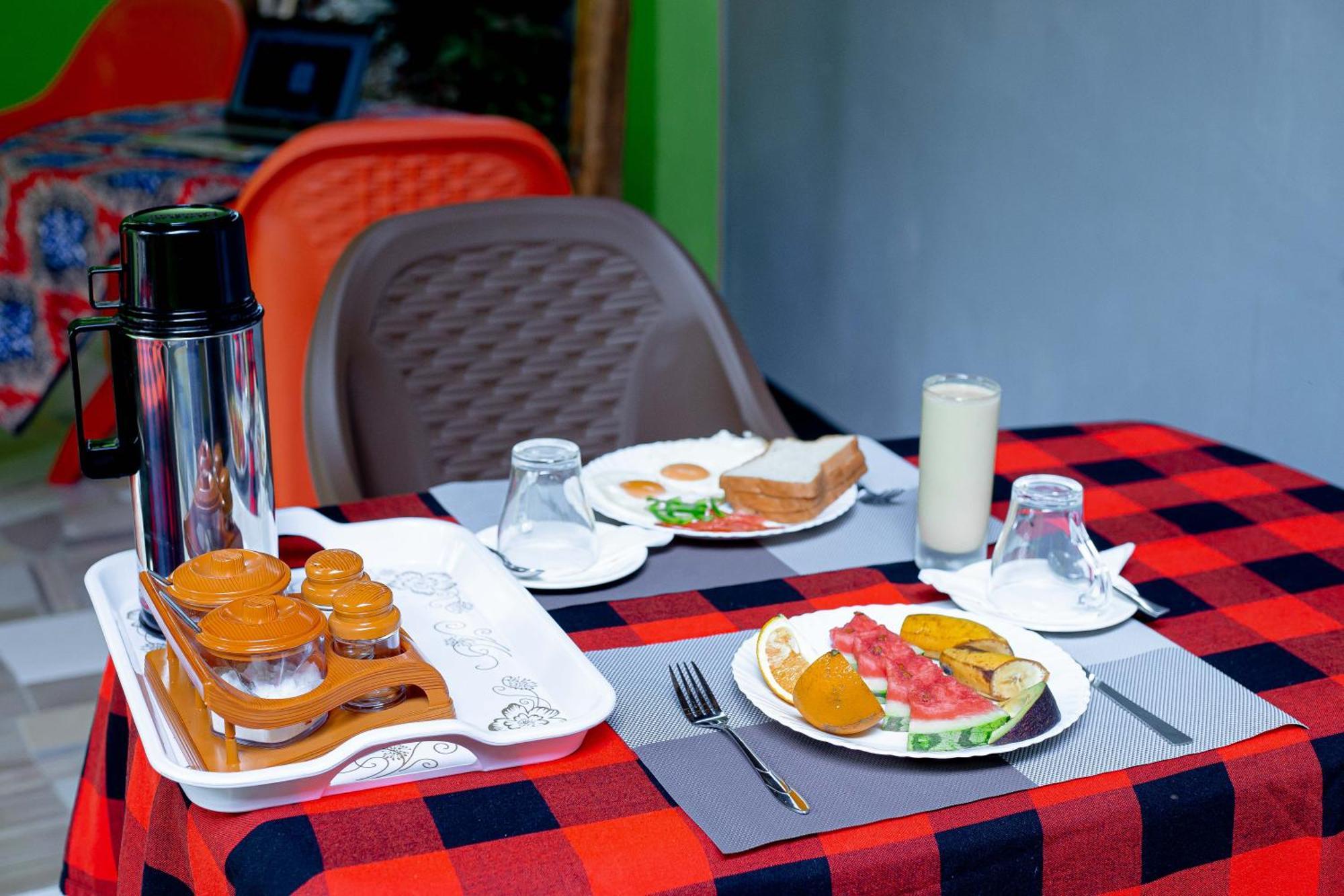 L&J Modern Backpackers Bnb Dar es Salaam Extérieur photo