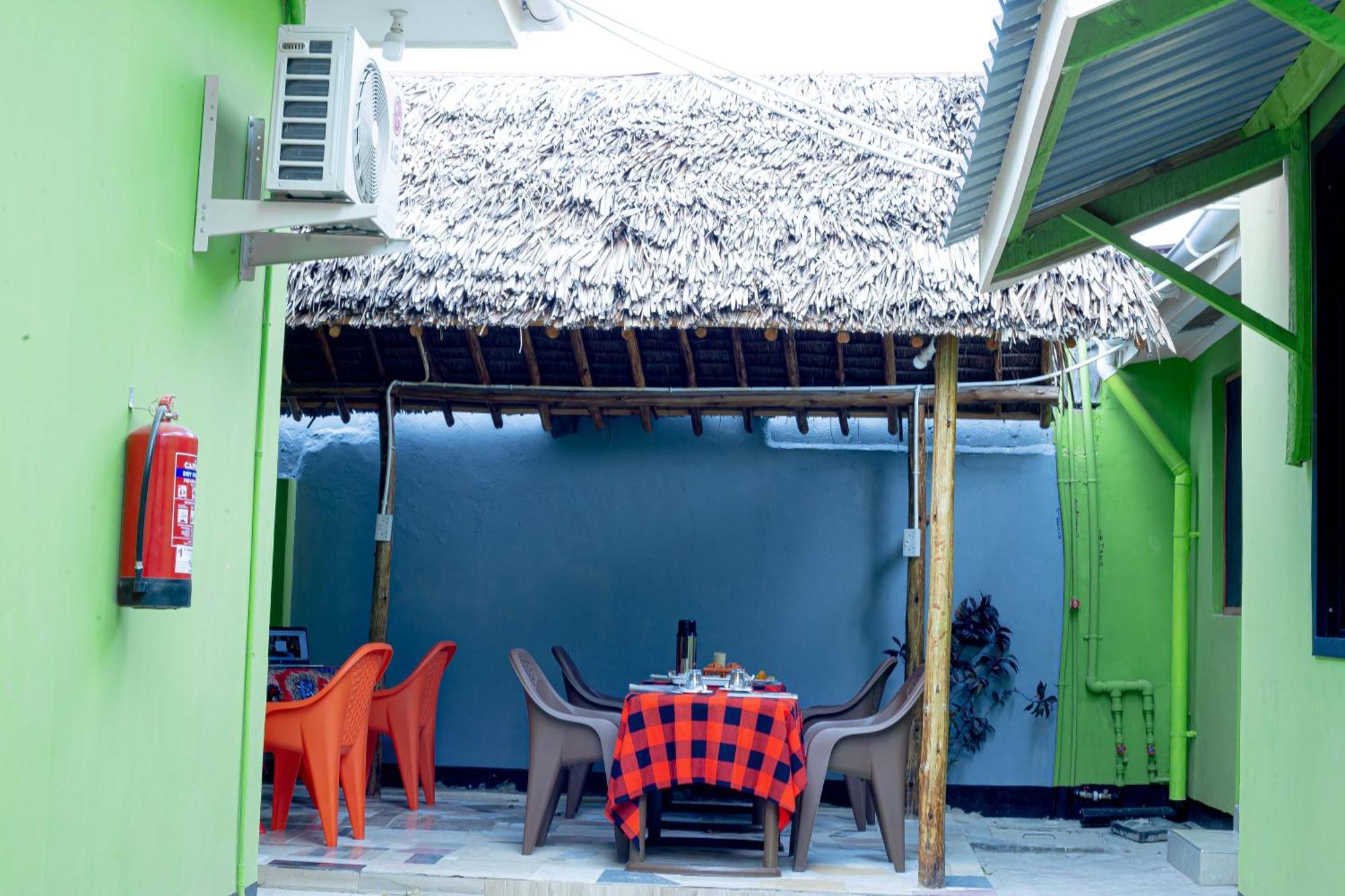 L&J Modern Backpackers Bnb Dar es Salaam Extérieur photo