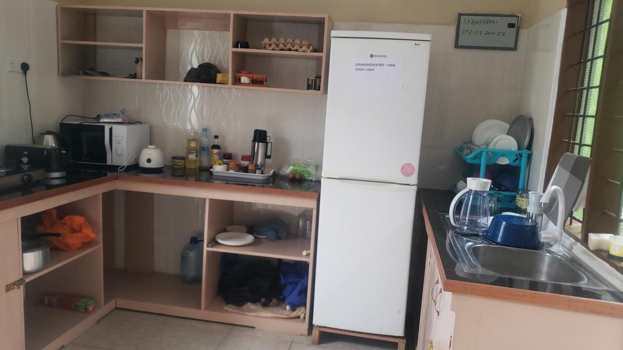 L&J Modern Backpackers Bnb Dar es Salaam Extérieur photo