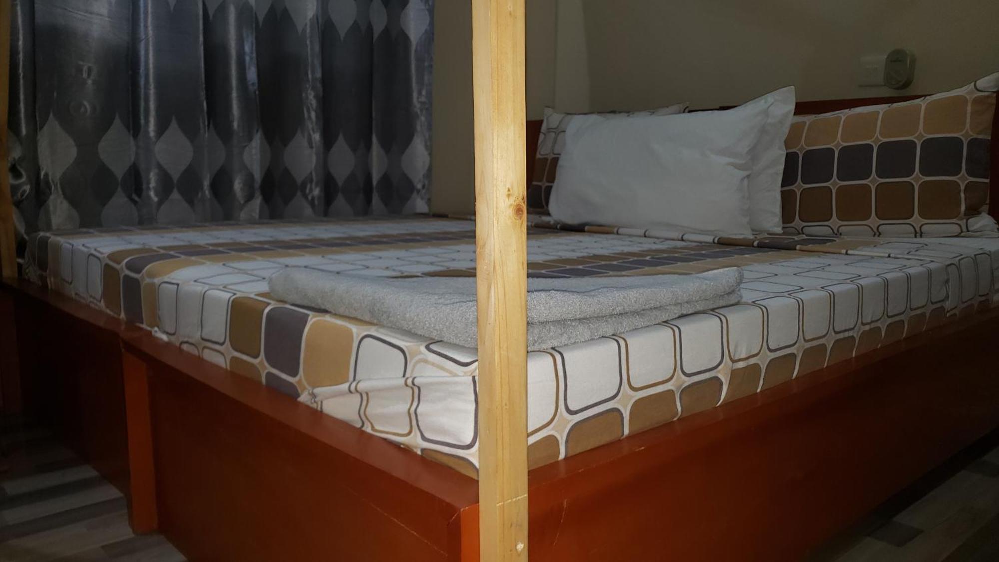 L&J Modern Backpackers Bnb Dar es Salaam Extérieur photo