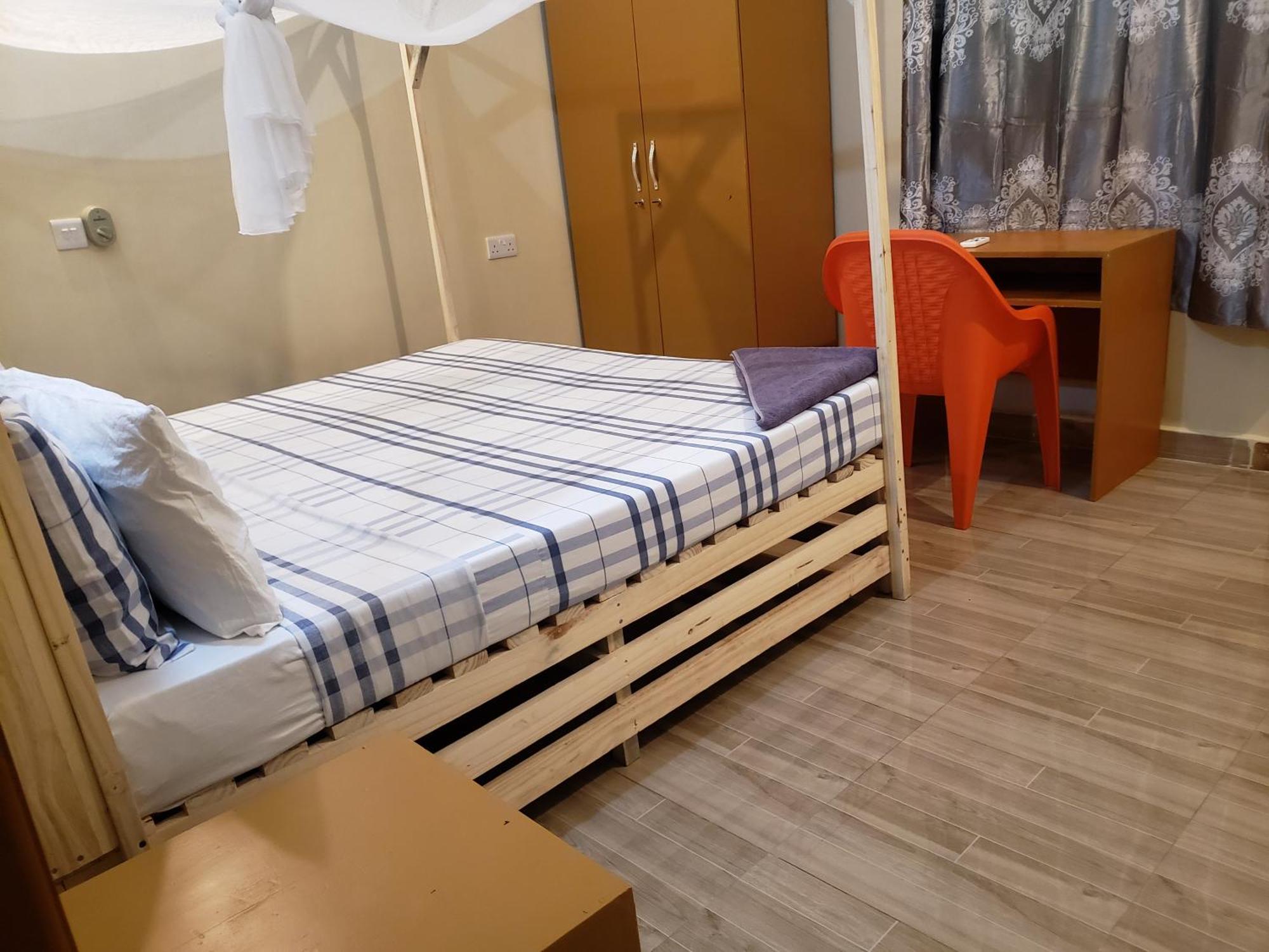 L&J Modern Backpackers Bnb Dar es Salaam Extérieur photo