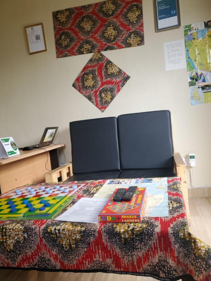 L&J Modern Backpackers Bnb Dar es Salaam Extérieur photo