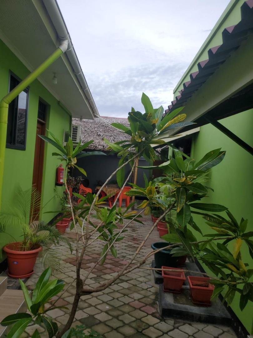 L&J Modern Backpackers Bnb Dar es Salaam Extérieur photo